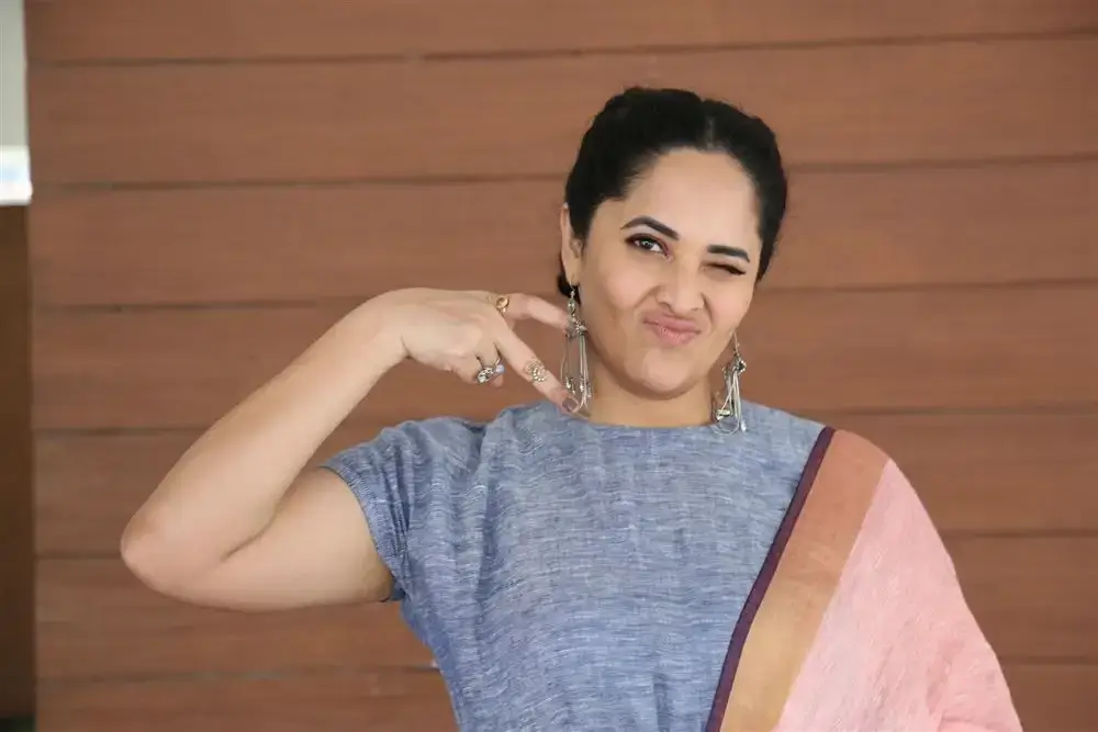 TELUGU ACTRESS ANASUYA BHARADWAJ AT LATEST MOVIE INTERVIEW 1